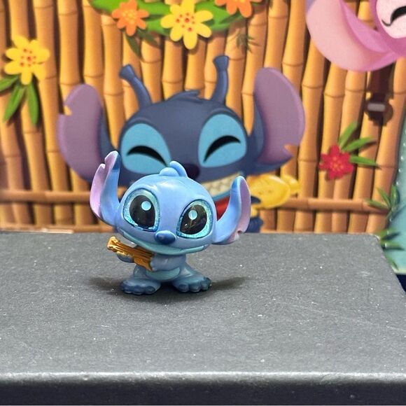 Disney Doorables Ukulele Stitch figure - Picture 1 of 5